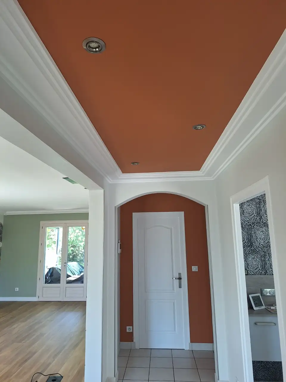 Peinture entrée et plafond finition mate, réalisation Mûrs-Érigné
